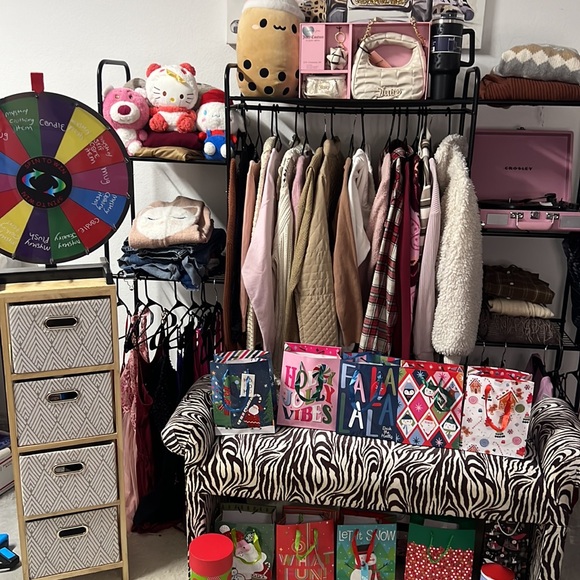 Diizelle is live 🍁 Nov. 3rd - Picture 3 of 16